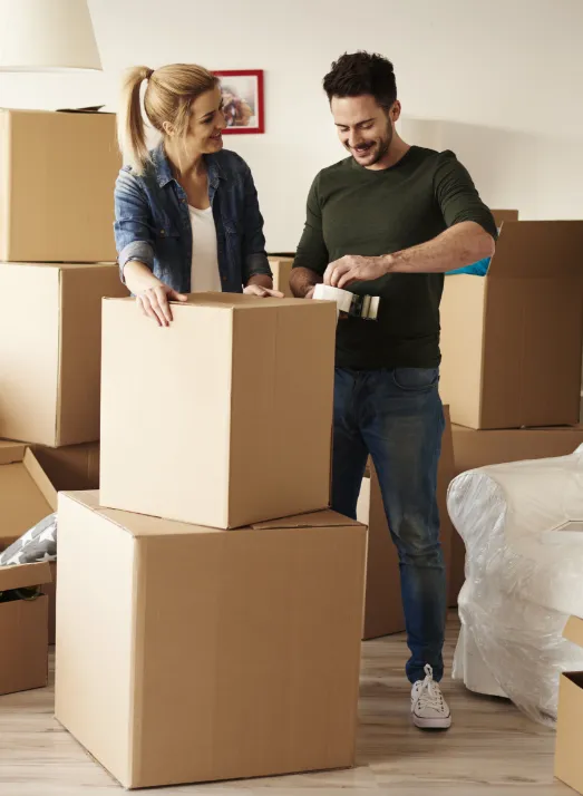 couple moving to new apartment
